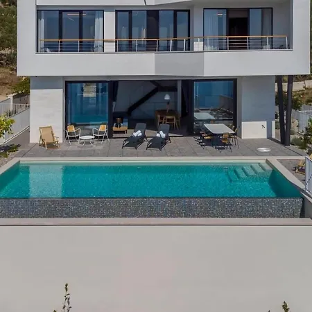 Perfect For Privacy With Views Vila *