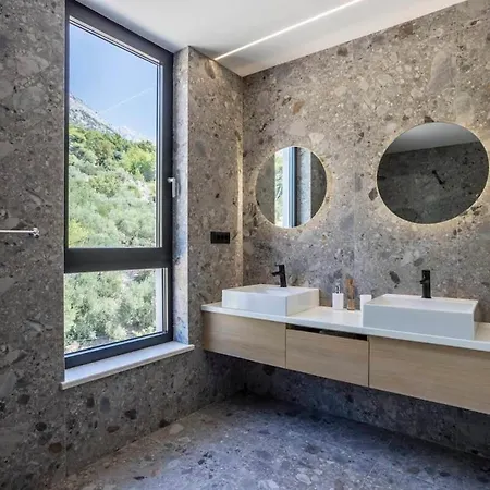 Perfect For Privacy With Views * Brela