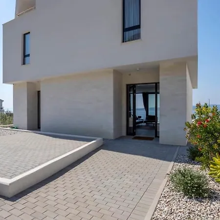 Perfect For Privacy With Views