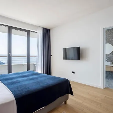 Perfect For Privacy With Views Vila